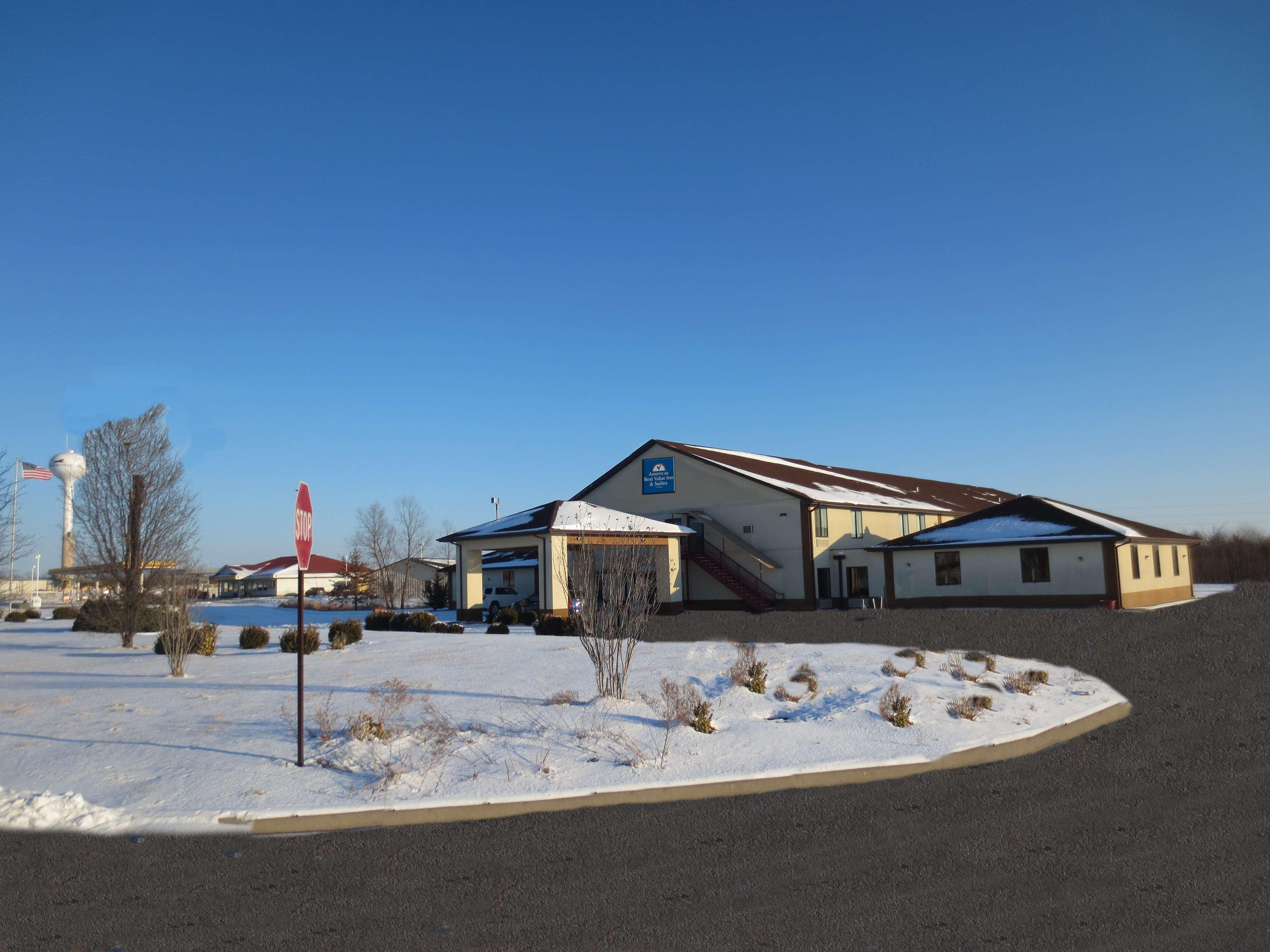 Pinckneyville Inn And Suites Exterior photo
